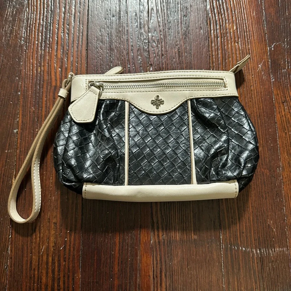 Vintage Simply Vera Wang‎ Wristlet Purse Black and White Weave